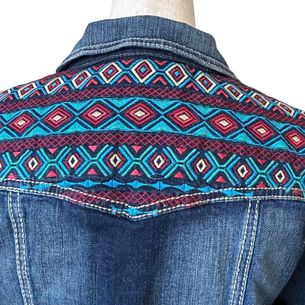 Maurices Aztec Embroidered Dark Sandblast Cotton Denim Jean Jacket - M - Blue
